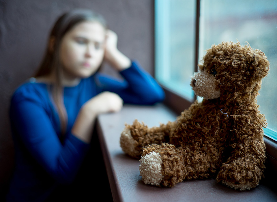 Young girl in Geelong with teddy bear needs a family violence lawyer